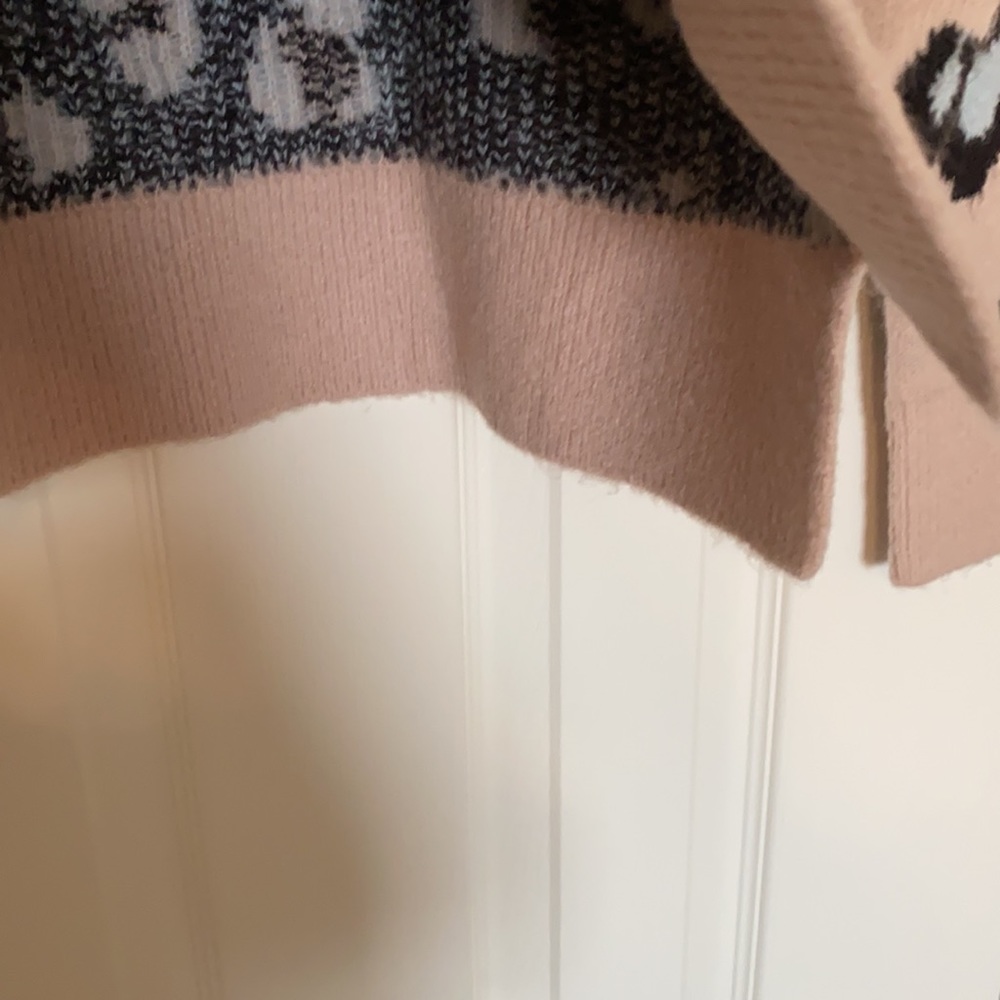 Design Lab Leopard Crop Sweater - Picture 5 of 6